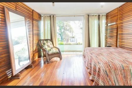 12_photo/94dce5d895.1463d70521bc8e9f-ATLAS-cfe68f0e-33d4-48dc-9040-8d89a6e5c7c1.jpg de casa à venda com 5 quartos, 448m² em Bacacheri, Curitiba