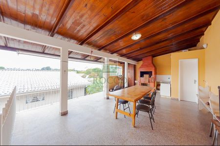 20_photo/94dce5e07b.821bca6a381fcd78-ATLAS-6a95ad7f-8ec0-44e7-8c40-dfbfccdf16bb.jpg de casa à venda com 4 quartos, 314m² em Bacacheri, Curitiba