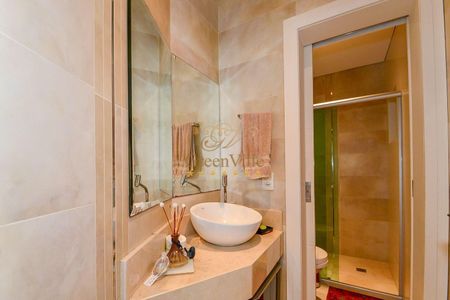 7_photo/94dce5e0bf.ceff8192393c33de-ATLAS-34f75374-9a68-44f0-835f-5d95c8eb866b.jpg de casa à venda com 3 quartos, 284m² em Bacacheri, Curitiba