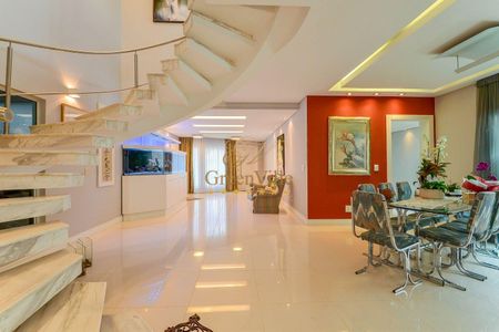 11_photo/94dce5e0bf.ceff8192393c33de-ATLAS-e57c6b3b-58ed-4aaf-865c-3809d4b451b5.jpg de casa à venda com 3 quartos, 284m² em Bacacheri, Curitiba