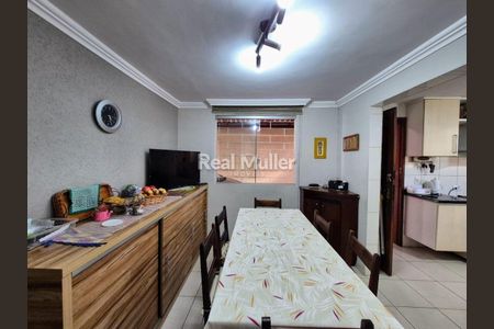 25_photo/94dce5e24d.598c66e7e5047e83-ATLAS-67a6cce8-9ca0-4373-9458-dde6386dc518.jpg de casa à venda com 4 quartos, 181m² em Bacacheri, Curitiba