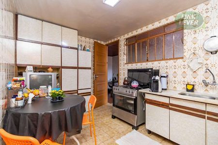 10_photo/94dce5e3a1.3714cccd63f8fe2d-ATLAS-d175e834-67c2-4295-ab75-47abdf0a5ee3.jpg de casa à venda com 3 quartos, 247m² em Bacacheri, Curitiba