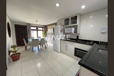 11_photo/94dce5e44f.dc8bbd111761e841-ATLAS-d55ae728-e980-4114-afdc-6080903928f8.jpg de casa à venda com 3 quartos, 140m² em Bacacheri, Curitiba