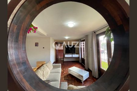 3_photo/94dce5e44f.dc8bbd111761e841-ATLAS-fdeba1e9-2306-49b2-b2e3-fdfd0e34bccc.jpg de casa à venda com 3 quartos, 140m² em Bacacheri, Curitiba