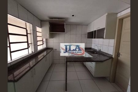 10_photo/94dce5e475.3714cccd63f8fe2d-ATLAS-f67d14f9-8e17-4e09-952d-fe90237fcf4f.jpg de casa para alugar com 4 quartos, 70m² em Bacacheri, Curitiba