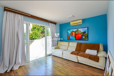 17_photo/94dce5e803.82be18ad98973cde-ATLAS-4aae9c2d-223d-43e4-8d9b-a4c0a3b93fd6.jpg de casa à venda com 4 quartos, 460m² em Bacacheri, Curitiba