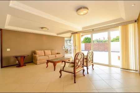 5_photo/94dce5e803.82be18ad98973cde-ATLAS-d3a00212-e7b4-4bef-a5bb-bca5775ec1ac.jpg de casa à venda com 4 quartos, 460m² em Bacacheri, Curitiba