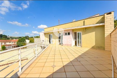 5_photo/94dce5e803.82be18ad98973cde-ATLAS-fedaf2b3-28bf-46f1-8ca3-039bab6782cd.jpg de casa à venda com 4 quartos, 460m² em Bacacheri, Curitiba