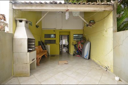 7_photo/94dce5e989.7954feb32d1ae247-ATLAS-18bb7e24-befd-4900-8651-52b73052f677.jpg de casa à venda com 3 quartos, 147m² em Bacacheri, Curitiba