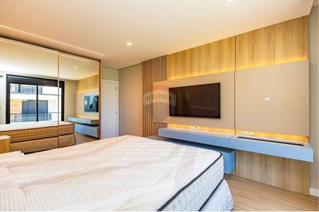 42_photo/94dce5ecbd.4920d6e5269d0762-ATLAS-fcb94ca4-e92c-4e58-b06a-4e48d051ffdb.jpg de casa à venda com 3 quartos, 239m² em Bairro Alto, Curitiba