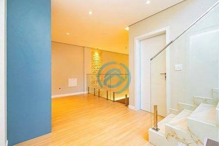 7_photo/94dce5ecbf.3cc2d31291e2990f-ATLAS-1a3b01d0-190b-4a8c-b33d-84cdacfe76e8.jpg de casa à venda com 3 quartos, 180m² em Bairro Alto, Curitiba