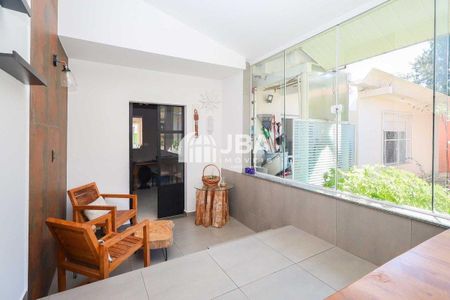 17_photo/94dce5efbb.59b9fa3339c8dcb8-ATLAS-c492fa3d-3ed4-4538-8a47-3dc834f11881.jpg de casa à venda com 3 quartos, 200m² em Bairro Alto, Curitiba