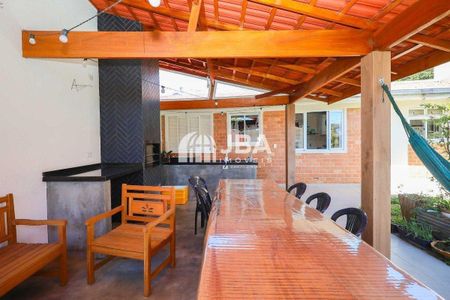 28_photo/94dce5efbb.59b9fa3339c8dcb8-ATLAS-f54194e3-576c-488e-873a-20837fddb052.jpg de casa à venda com 3 quartos, 200m² em Bairro Alto, Curitiba