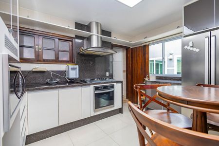 11_photo/94dce5f02d.0d38d50b15ed540b-ATLAS-16791069-48e4-48b3-8863-7db9bcb4e964.jpg de casa à venda com 5 quartos, 506m² em Bairro Alto, Curitiba