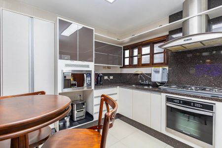 7_photo/94dce5f02d.0d38d50b15ed540b-ATLAS-a8a0c64e-9442-4875-9665-5e286e7b4edb.jpg de casa à venda com 5 quartos, 506m² em Bairro Alto, Curitiba