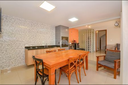 26_photo/94dce5f3df.a2f460cfca18142f-ATLAS-5a8a39f4-970a-405d-8341-9c6e6baf8be9.jpg de casa à venda com 3 quartos, 116m² em Bairro Alto, Curitiba