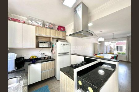 25_photo/94dce5f4e3.32b376f14b665ac4-ATLAS-85b2c5e6-944b-47db-a08a-426891b8b6ba.jpg de casa à venda com 3 quartos, 147m² em Bairro Alto, Curitiba