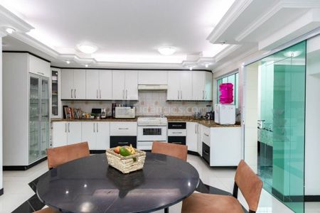 63_photo/94dce5f5a9.15c7a4e50fddccb9-ATLAS-153b1462-2163-4d8a-8160-2dd43bafdeae.jpg de casa para alugar com 5 quartos, 331m² em Bairro Alto, Curitiba