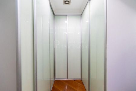 3_photo/94dce5f5a9.15c7a4e50fddccb9-ATLAS-3a9ee13a-4ded-4e56-9567-e79196770a79.jpg de casa à venda com 5 quartos, 331m² em Bairro Alto, Curitiba