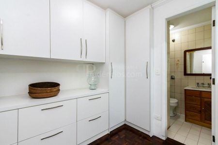 71_photo/94dce5f5a9.15c7a4e50fddccb9-ATLAS-aecadd4b-0f14-4edf-b41c-b9d7eeb8a4f0.jpg de casa para alugar com 5 quartos, 331m² em Bairro Alto, Curitiba