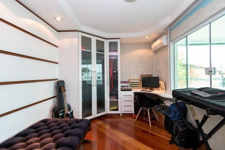 79_photo/94dce5f5a9.15c7a4e50fddccb9-ATLAS-b581bee3-da94-47b5-84ba-e6f6fbbe4ea0.jpg de casa para alugar com 5 quartos, 331m² em Bairro Alto, Curitiba