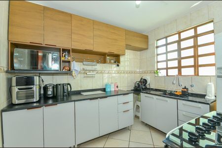 6_photo/94dce5f7d7.5b5cdc15c3d89a9d-ATLAS-5e13a0cf-6806-405c-ad99-7cd766988bdb.jpg de casa à venda com 3 quartos, 209m² em Bairro Alto, Curitiba