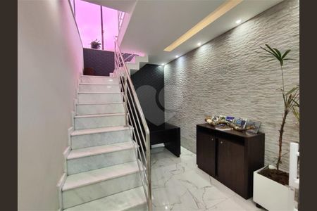 4_photo/94dce5f9a9.967bb43d6f31e30b-ATLAS-c979a466-e85d-4401-b8f7-2dd8d41abe0d.jpg de casa à venda com 4 quartos, 292m² em Bairro Alto, Curitiba