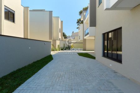 2_photo/94dce5fc7f.aef4de6394ba8e6d-ATLAS-5353bc8c-66a7-4e9d-b2d4-62e2eaeb4505.jpg de casa à venda com 3 quartos, 131m² em Bairro Alto, Curitiba