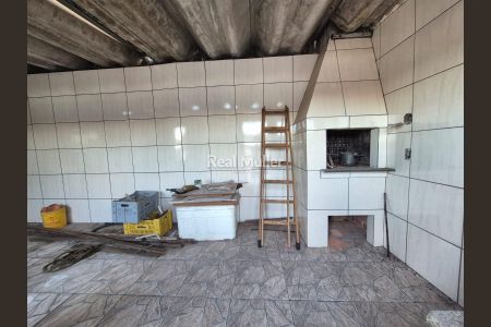 5_photo/94dce5fcb5.92e82a1534cad744-ATLAS-77090e25-a2b8-47fe-b1ce-44e6bf3a7dd3.jpg de casa à venda com 4 quartos, 180m² em Bacacheri, Curitiba