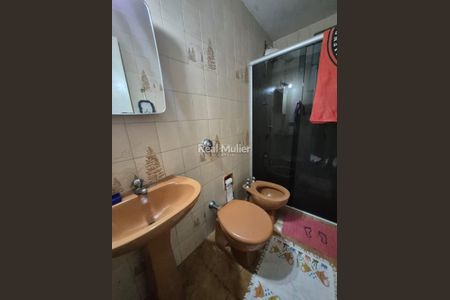 11_photo/94dce5fcb5.92e82a1534cad744-ATLAS-debe2ba6-2938-4c2e-8db3-51c9d2f36830.jpg de casa à venda com 4 quartos, 180m² em Bacacheri, Curitiba