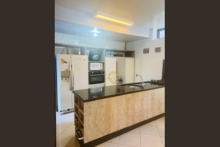 7_photo/94dce5fdbd.1987c265c069de70-ATLAS-d29c95a6-9872-476e-a4f2-dce36d493cca.jpg de casa à venda com 3 quartos, 300m² em Tingui, Curitiba