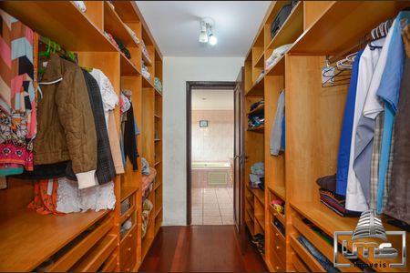 25_photo/94dce60571.7980aed8fa71c73b-ATLAS-1bbc2e41-1c34-4d69-b987-1a98d71a13e4.jpg de casa à venda com 5 quartos, 370m² em Atuba, Curitiba