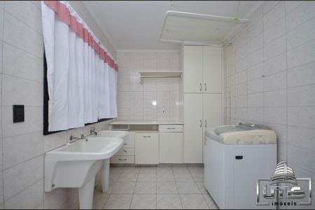13_photo/94dce60571.7980aed8fa71c73b-ATLAS-348de857-cd3b-475a-abcf-45615d66ead5.jpg de casa à venda com 5 quartos, 370m² em Atuba, Curitiba
