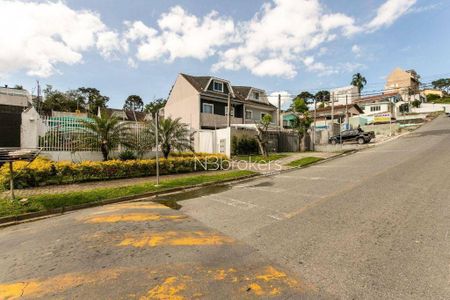 42_photo/94dce607db.4d21696e34f451c0-ATLAS-9a73ea7a-a9aa-4388-840d-e5dbabc96f26.jpg de casa à venda com 3 quartos, 112m² em Tingui, Curitiba