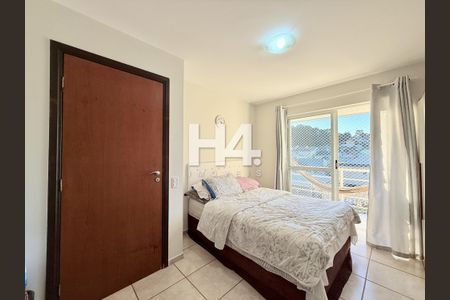 4_photo/94dce607f9.8f3f2a47dd94676f-ATLAS-1d1ef67e-61b8-4304-bab7-dc2c3c24df24.jpg de casa à venda com 3 quartos, 190m² em Tingui, Curitiba