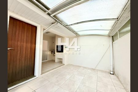 5_photo/94dce607f9.8f3f2a47dd94676f-ATLAS-b8161b9d-f962-4b0e-918d-2cd593e7a677.jpg de casa à venda com 3 quartos, 190m² em Tingui, Curitiba