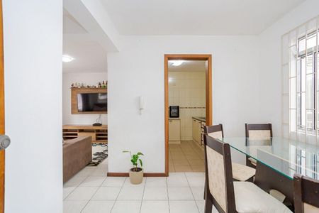 15_photo/94dce6086b.e98ed2530eefd725-ATLAS-8457f0b2-e762-4d0a-9480-6dd93dc3bc49.jpg de casa à venda com 3 quartos, 110m² em Tingui, Curitiba