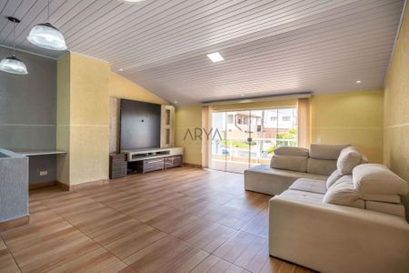 4_photo/94dce608df.539c4e51209a920a-ATLAS-158a9495-8cce-4f86-8b4b-793da0d9d750.jpg de casa à venda com 3 quartos, 226m² em Tingui, Curitiba