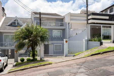 39_photo/94dce608df.539c4e51209a920a-ATLAS-e6bdbf9f-ec80-4475-8d53-00f581bfbcce.jpg de casa à venda com 3 quartos, 226m² em Tingui, Curitiba