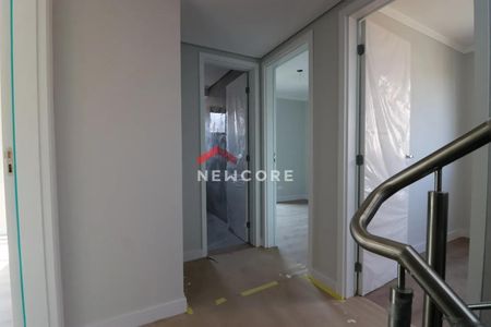 2_photo/94dce609e5.2832257cbb3df2c4-ATLAS-0d021cae-eb5f-487a-9448-7ba19211a8e0.jpg de casa à venda com 3 quartos, 140m² em Tingui, Curitiba