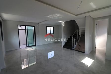 29_photo/94dce609e5.2832257cbb3df2c4-ATLAS-7aa6a194-b71b-4aa2-b561-6e927bebaae1.jpg de casa à venda com 3 quartos, 140m² em Tingui, Curitiba