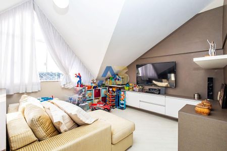 36_photo/94dce60a2d.1aa5b8f538f3adaf-ATLAS-c5fbfbe7-ed5d-4c45-9888-eaf375510455.jpg de casa à venda com 3 quartos, 220m² em Tingui, Curitiba