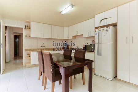 7_photo/94dce60bcf.859d3ea7f11d789b-ATLAS-26c63b46-33e0-4a16-95b9-4e29ece09dc2.jpg de casa à venda com 4 quartos, 230m² em Tingui, Curitiba