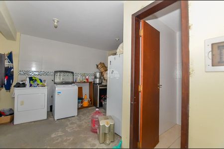 10_photo/94dce60c0f.e359ac866acf85ca-ATLAS-ff7fd17b-70d3-43a9-855d-c795ffbffbf1.jpg de casa à venda com 3 quartos, 230m² em Tingui, Curitiba