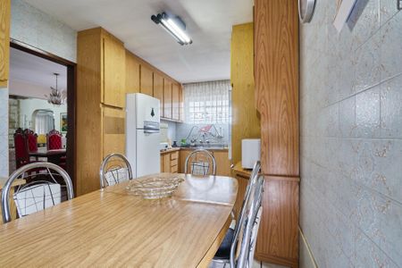 45_photo/94dce61219.26c097c62672993f-ATLAS-dab93b18-b22e-4ca2-8a74-6b08c3b2e7a2.jpg de casa à venda com 6 quartos, 390m² em Atuba, Curitiba