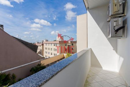 20_photo/94dce61299.dcaaaf9a7a00eb3d-ATLAS-95b3c9e2-d9e0-465d-bfff-2eee638aa54c.jpg de casa à venda com 3 quartos, 240m² em Tingui, Curitiba