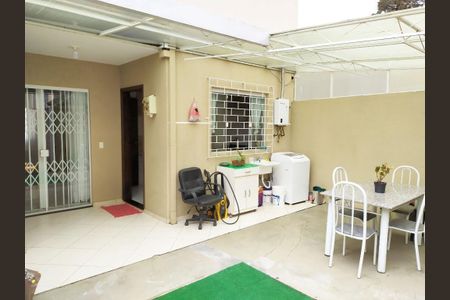 5_photo/94dce612f5.2d3ac289e0c8b5b7-ATLAS-389c4a0c-5e09-475a-929e-3ad2fbd96538.jpg de casa à venda com 3 quartos, 135m² em Tingui, Curitiba