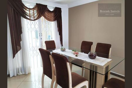 11_photo/94dce612f5.b6dfbb00e8d9f91e-ATLAS-0ef9efc7-45e0-4341-942e-807655e884ad.jpg de casa à venda com 3 quartos, 135m² em Tingui, Curitiba