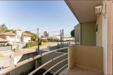 2_photo/94dce6136b.afc30ee7f9713851-ATLAS-38a67c58-e3bf-4bd0-8e0e-4266b242579b.jpg de casa à venda com 3 quartos, 143m² em Tingui, Curitiba