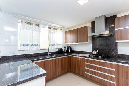 4_photo/94dce6136b.afc30ee7f9713851-ATLAS-8f3af1db-5efc-43f1-b74c-adcda599ab05.jpg de casa à venda com 3 quartos, 143m² em Tingui, Curitiba